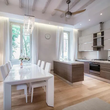 Heart & Soul Luxury Loft - The House Of Travelers Apartment *